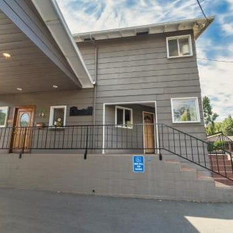 Mariposa Lodge Thumbnail