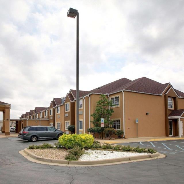 Days Inn by Wyndham Jackson Downtown Thumbnail