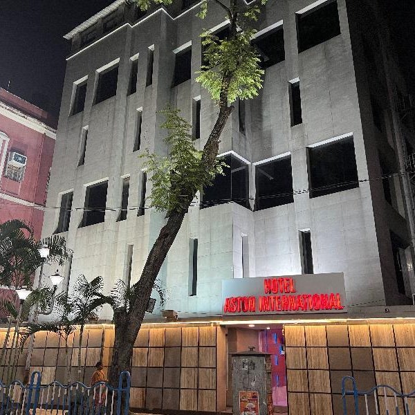 Hotel Aston International