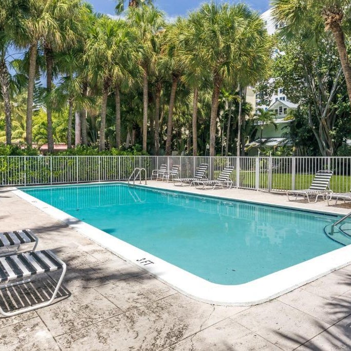 Miami River Inn by Renzzi Thumbnail