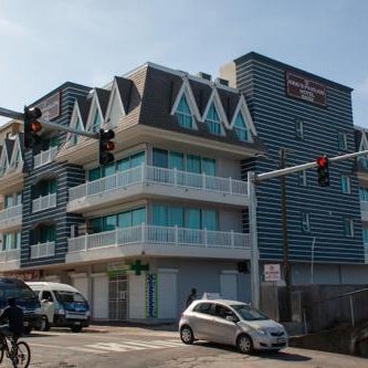 Kings Pavilion Suites Hotel Thumbnail