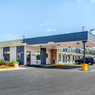 Econo Lodge Shorewood Thumbnail