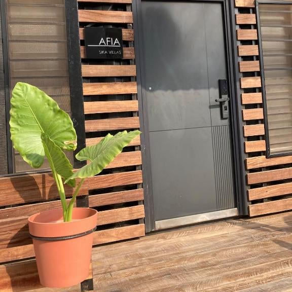 Modern, Eco - friendly Accra hideaway Thumbnail