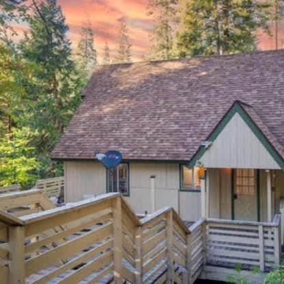 Home in Yosemite-Brookside Cottage-Sleeps 10 Thumbnail