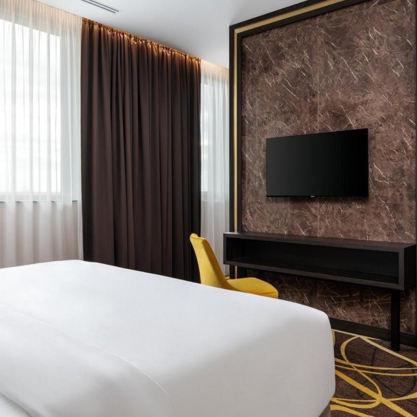 Card Hotel