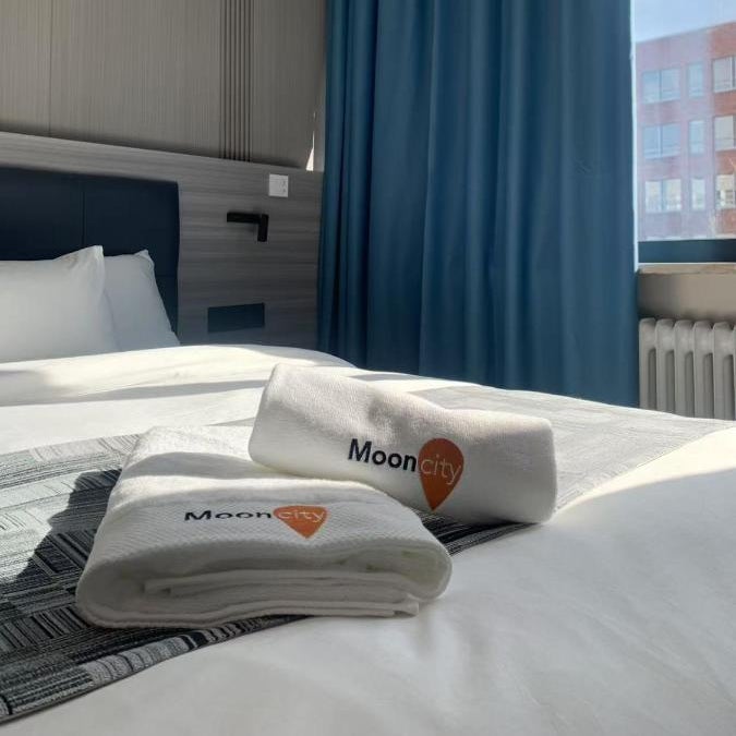 Mooncity Hotel & Boardinghouse