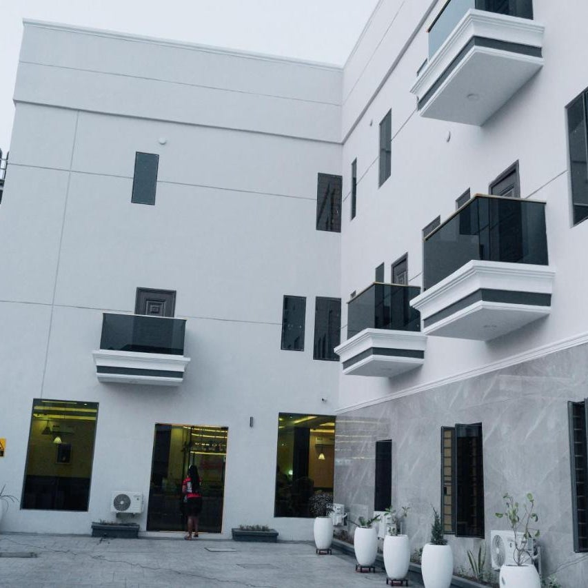 THE MANOR HOTEL BY LUCKZI Thumbnail