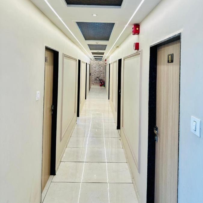 Hotel Sukoon, Best Luxurious Hotel Rooms in Surat City Center