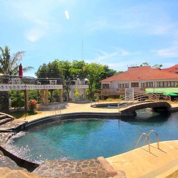 Sol Y Viento Mountain Hot Springs Resort