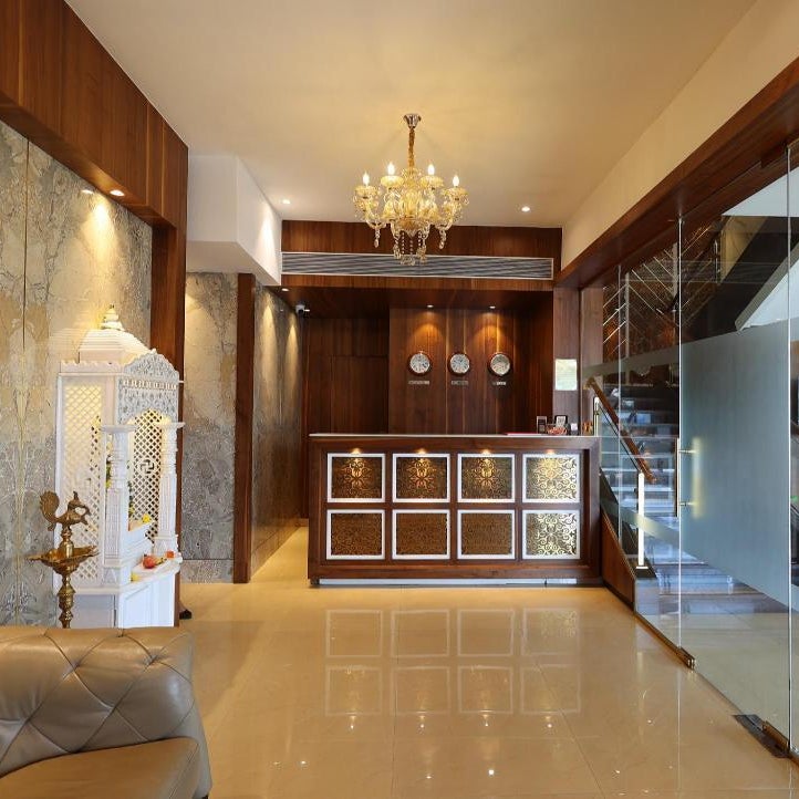 MAJESTIC SUITES BOUTIQUE HOTEL