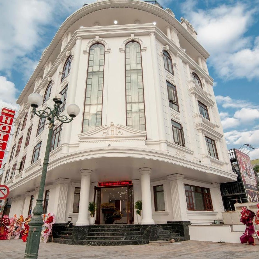 Riverside Quang Yen Hotel