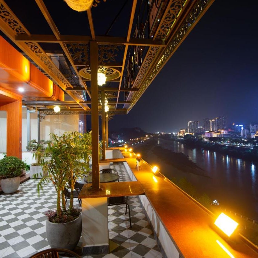 Khách sạn Việt Trung