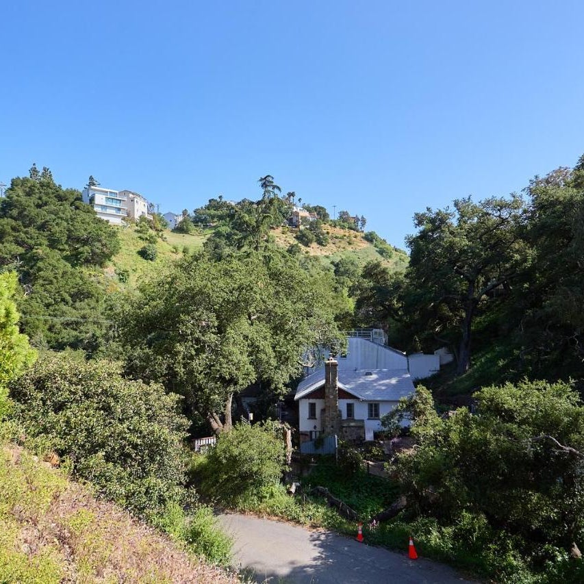 Malibu Home in Enchanting Hills 5 min from the beach Thumbnail