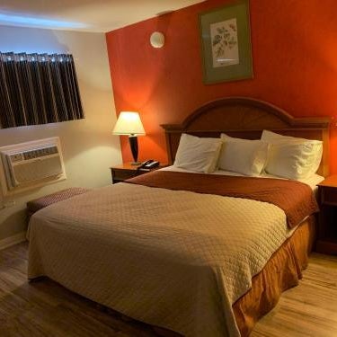 Scottish Inn and Suites - Bensalem Thumbnail