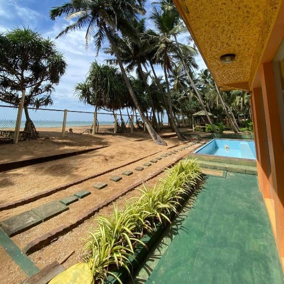Roy Villa Beach Front