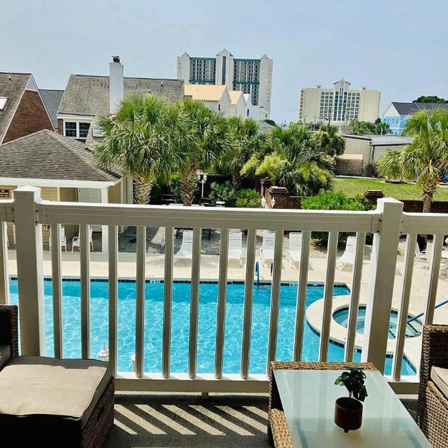 KG101 Kings Grant 101 Oceanview 3BR/2B Condo Walk to Beach Thumbnail