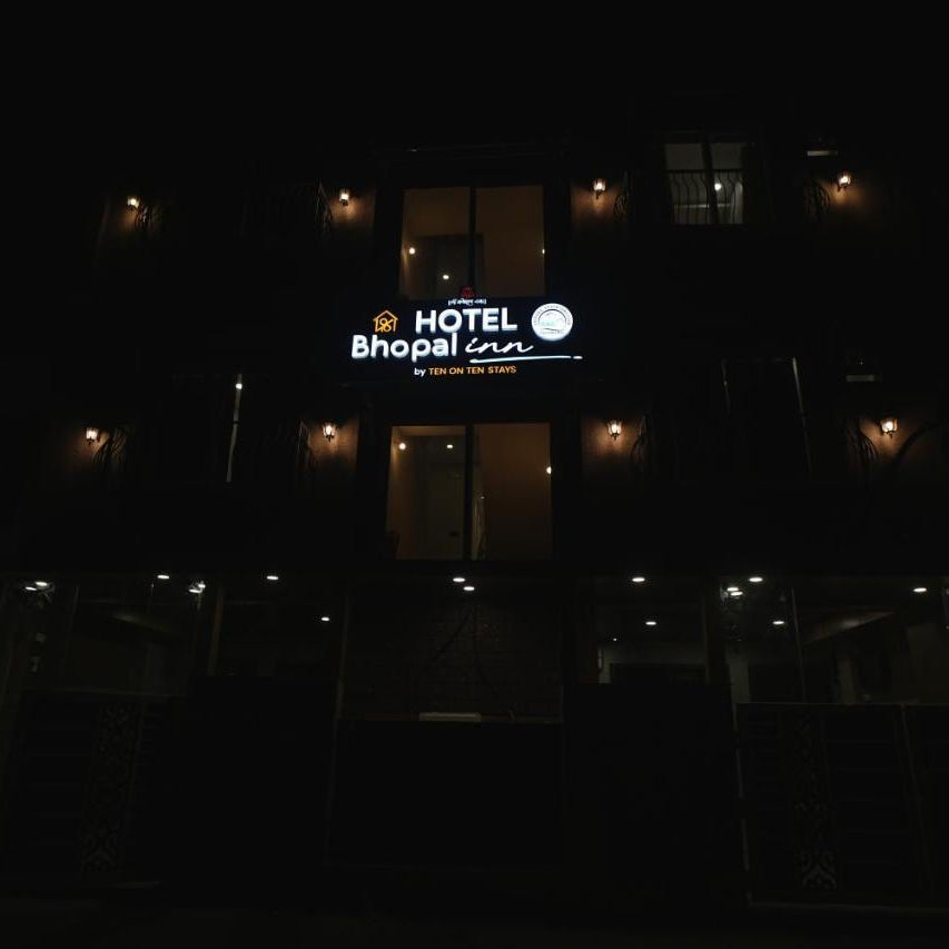Bhopal Inn by Ten On Ten Stays