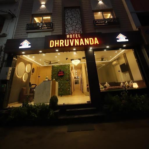 Perfectstayz Dhruv Nanda