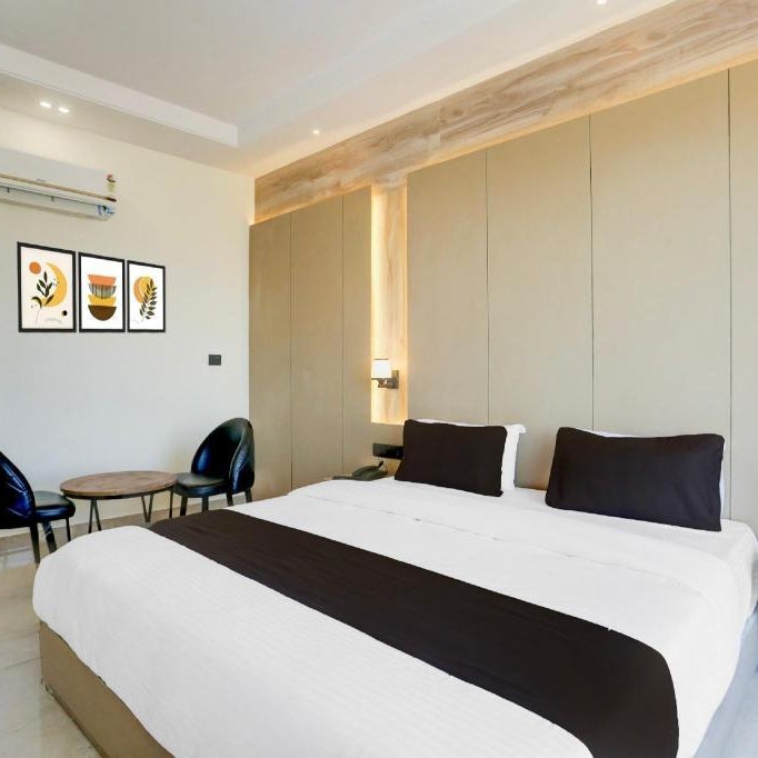 Super Townhouse ISBT Dehradun