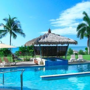 Coral Cove Apartments - Absolute Beachfront Resort Bowen
