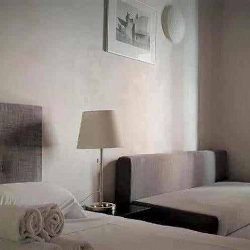 Casa Milano - Apartments and Rooms - Duomo's Whisper, balcony Thumbnail