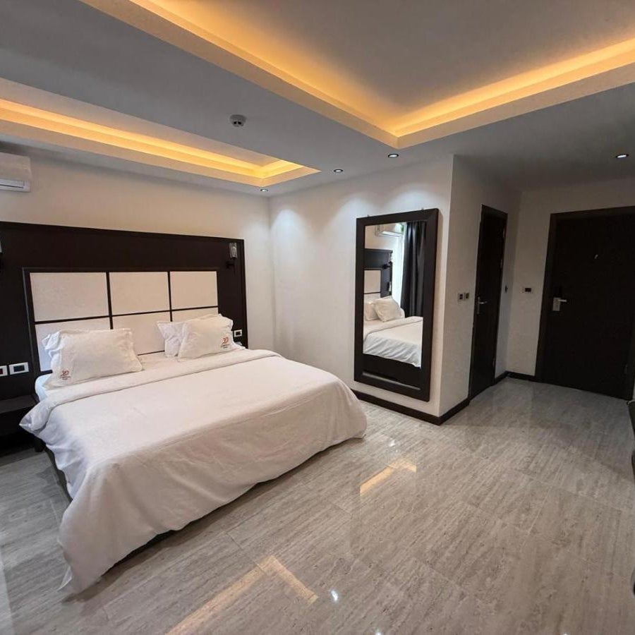 Debolonia Palace Hotel Thumbnail