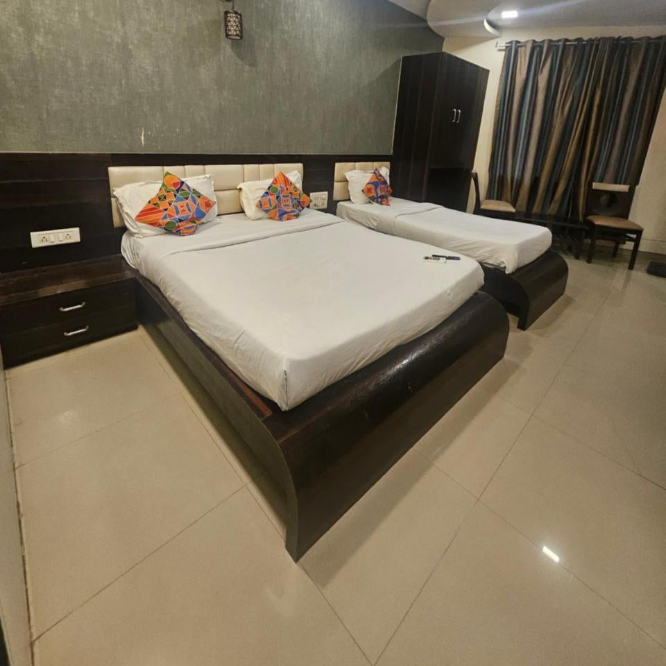 Prime Hotel Addore Palácée - Near Mumbai Airport , Visa Consultant , Jio World Convention Centre BKC Thumbnail