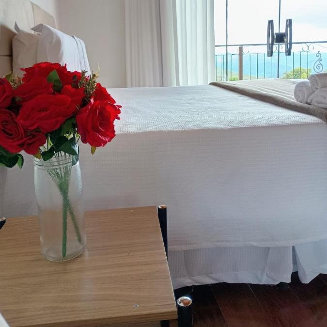 Refúgio Totus Tuus Lavras Novas Thumbnail