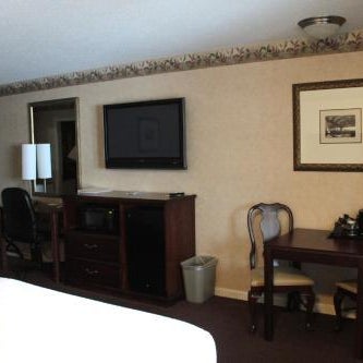 Shiretown Inn & Suites