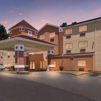 Best Western Logan Inn Thumbnail
