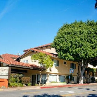 Lamplighter Inn & Suites Thumbnail