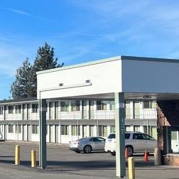Bend Inn & Suites Thumbnail