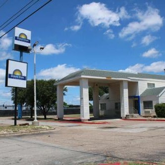 Days Inn by Wyndham Waco University Area Thumbnail