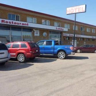 Ramada by Wyndham West Edmonton Hotel & Suites Thumbnail