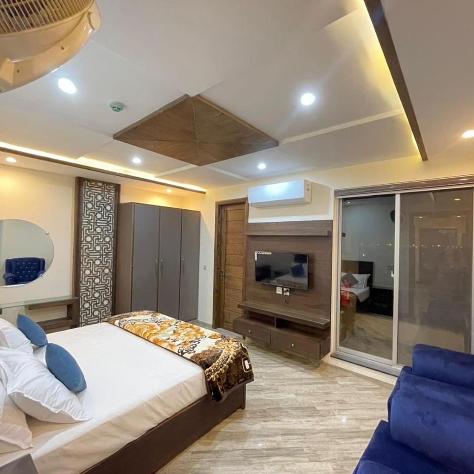 Multazam Heights, DHA Phase 8, Hotel Airport Lahore Thumbnail