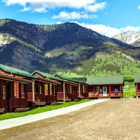 Wolf Den Log Cabin Motel and RV Park Thumbnail