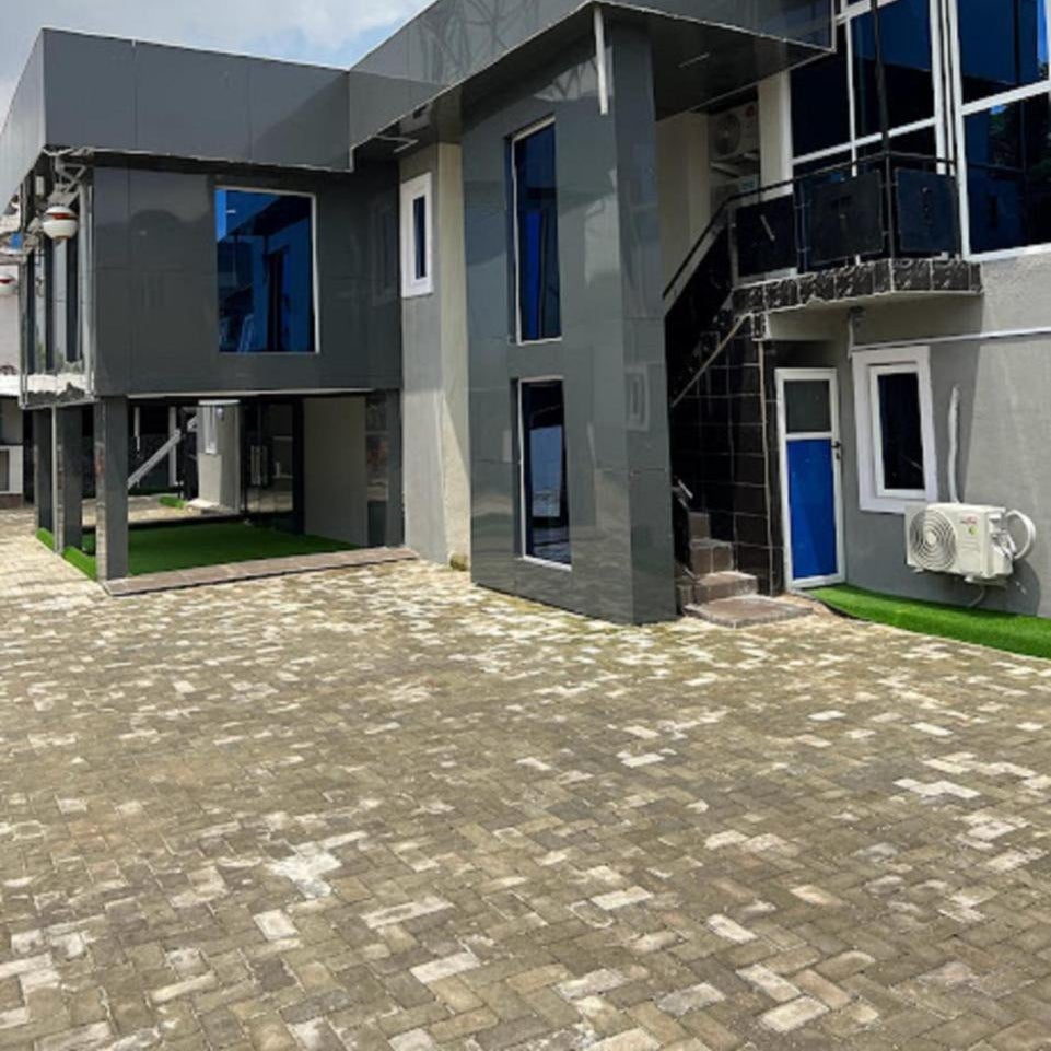 Glandov Suites Thumbnail