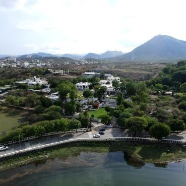 Devendragarh - A Boutique Lake Facing Guest House On Lake Fateh Sagar
