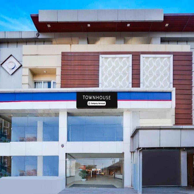 Townhouse Oak Dehradun City Centre