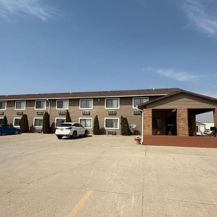 Clarion hometown inn