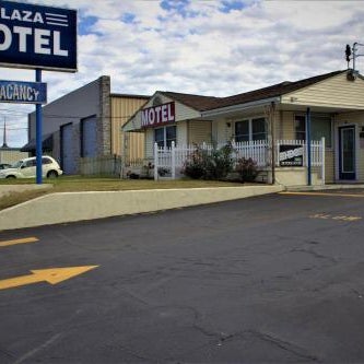Plaza Motel Thumbnail