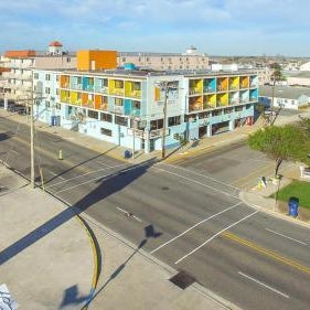 Oceanic Hotel & Barefoot Tiki Bar Thumbnail