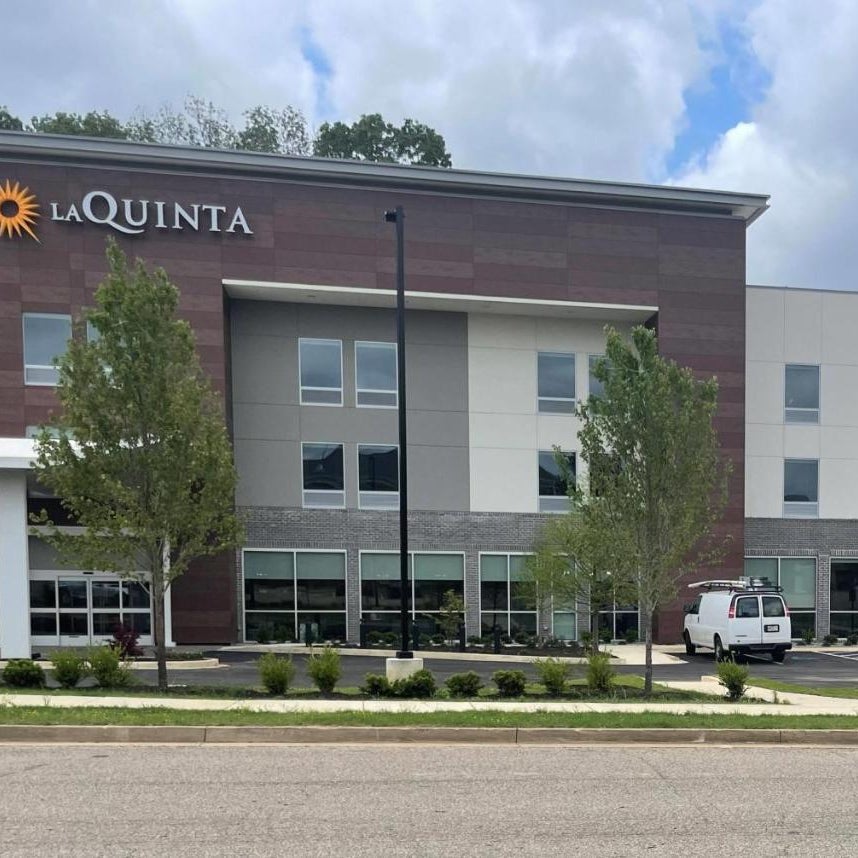 La Quinta Inn & Suites by Wyndham Olive Branch Thumbnail
