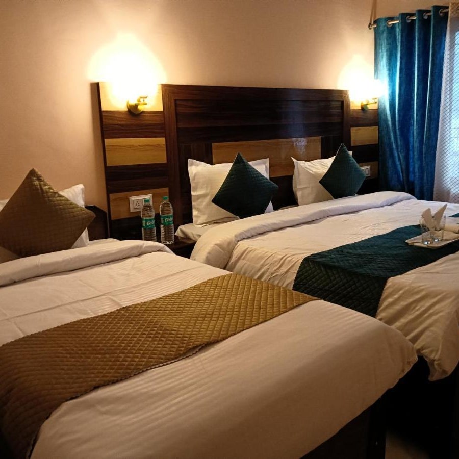Geetanjali Palace Hotel & Restaurant 