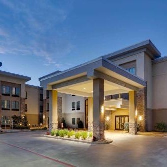 La Quinta Inn & Suites by Wyndham Tyler-University Area Thumbnail