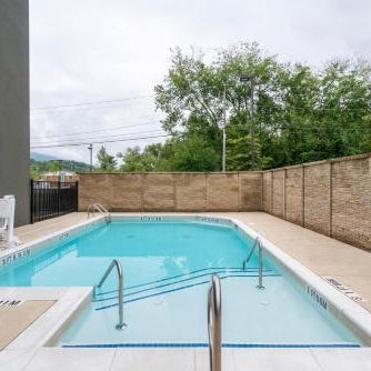 La Quinta Inn & Suites by Wyndham Chattanooga - Lookout Mtn Thumbnail