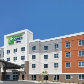 Holiday Inn Express & Suites Lexington - Hamburg Area Thumbnail