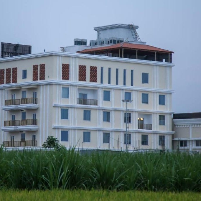Leaf Hotel
