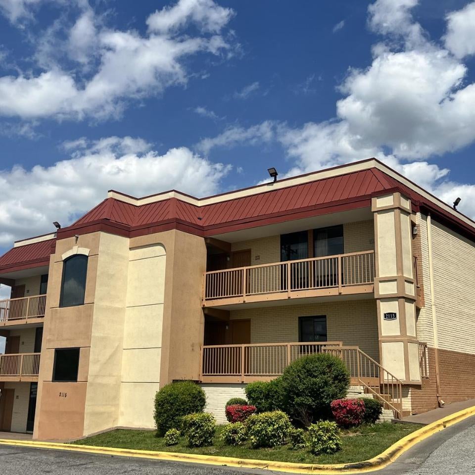 UNIVERSITY INN Winston Thumbnail