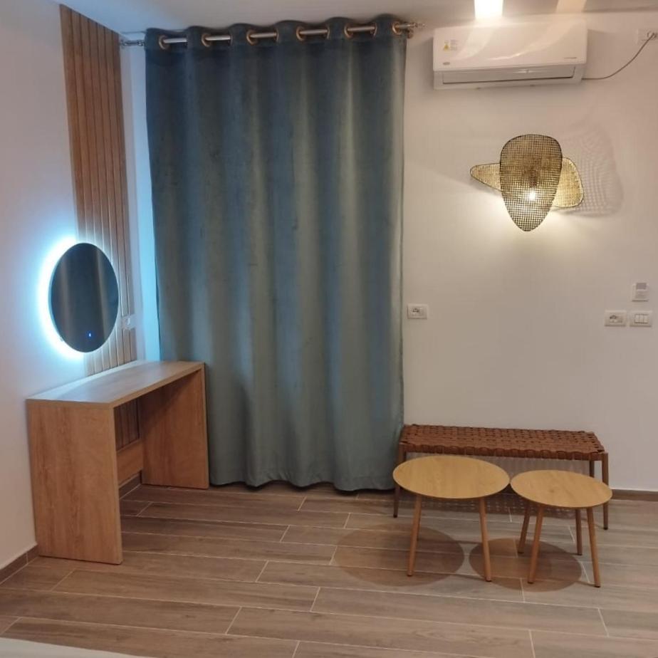 Sunset Boulevard Rooms
